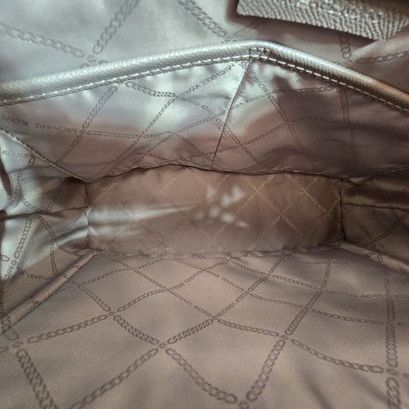 Michael Kors Jet Set East/West Tote Pearl Gray - Picture 11 of 14